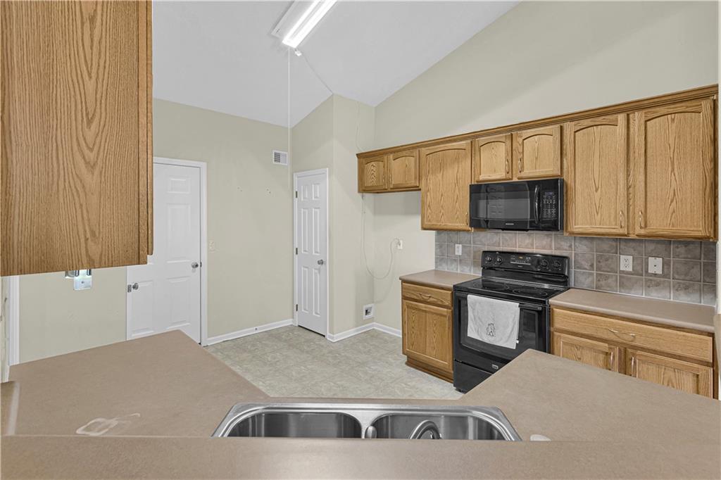 7904 N Poplar Court Property Photo 8