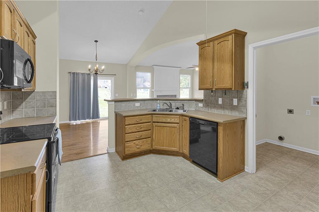 7904 N Poplar Court Property Photo 9
