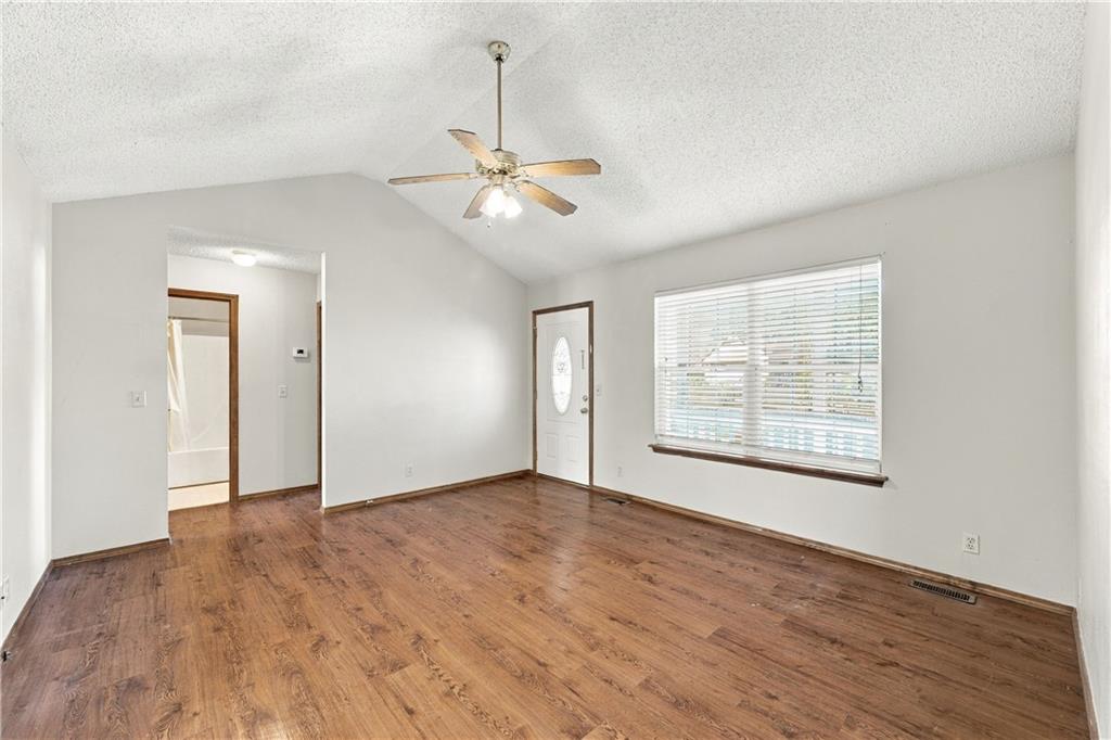 4410 W 27th Street Property Photo 4