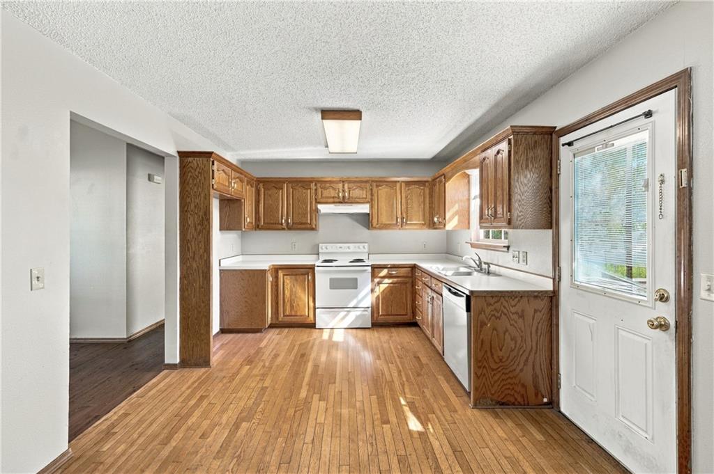 4410 W 27th Street Property Photo 5