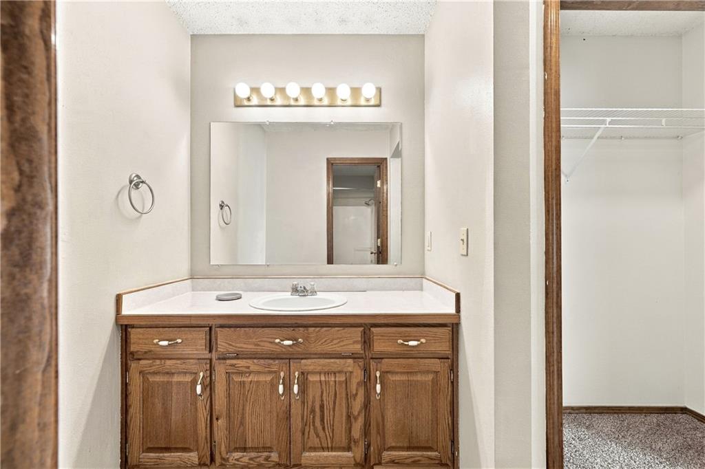 4410 W 27th Street Property Photo 12