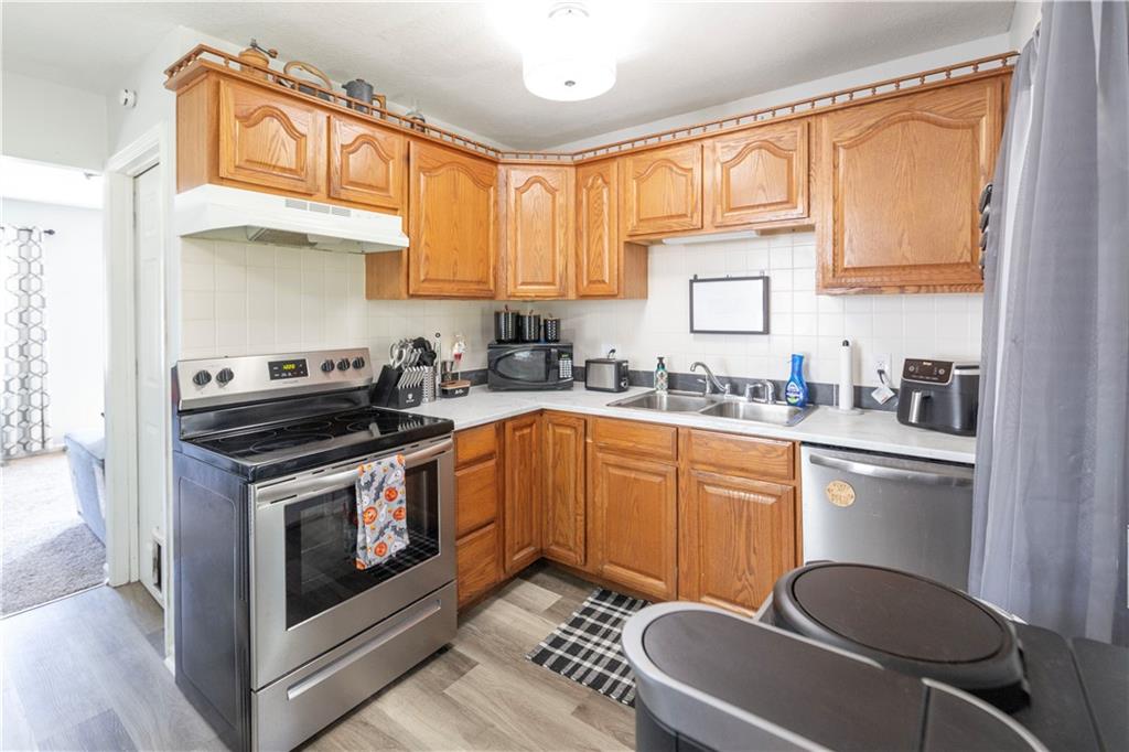 3004 S Norwood Avenue Property Photo 8