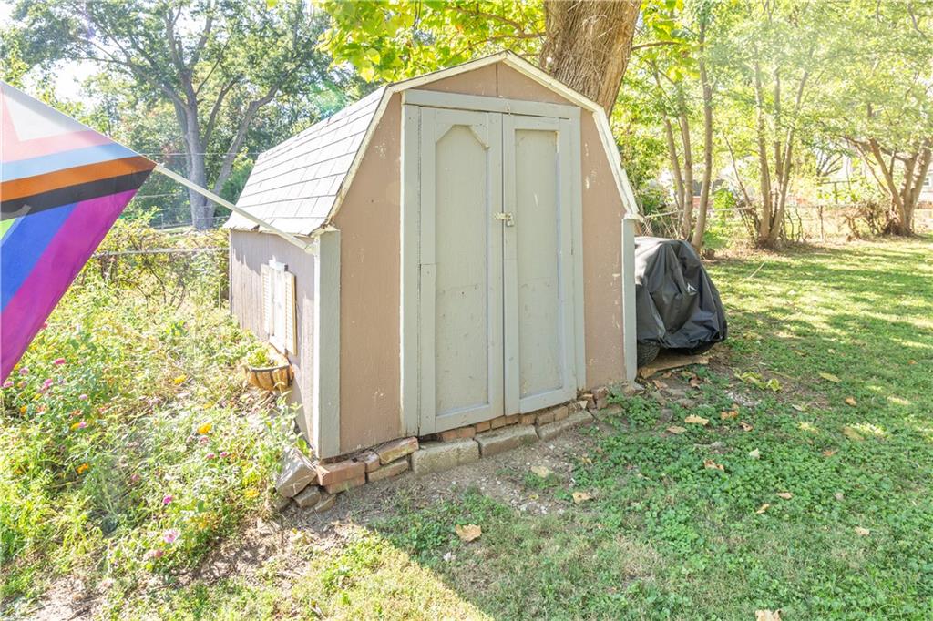 3004 S Norwood Avenue Property Photo 20