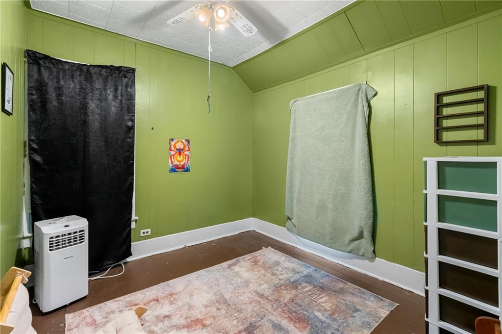603 W 10th Street Property Photo 16
