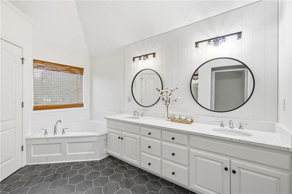 22121 W 58 Street Property Photo 15