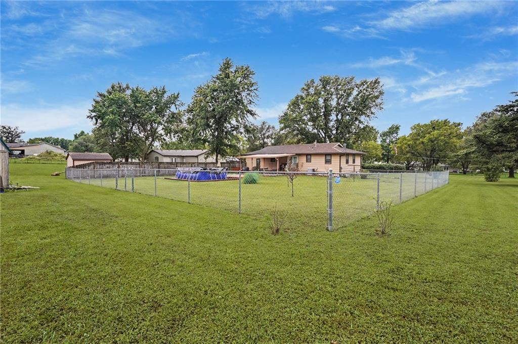 112 S Lawrence Avenue Property Photo 18