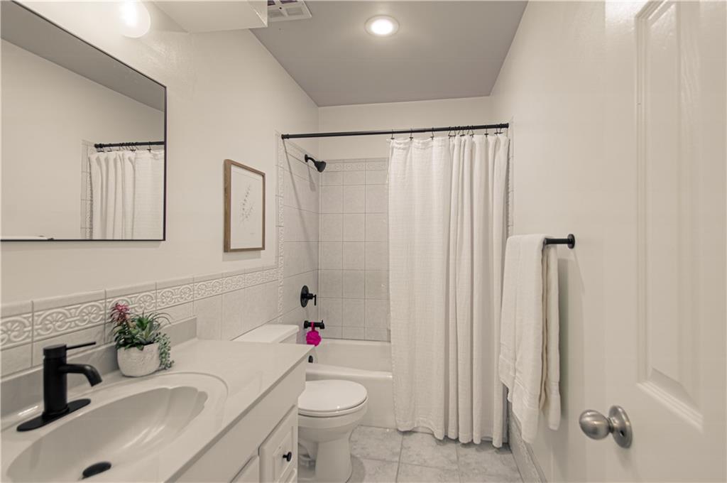807 Nw 70th Street Property Photo 25