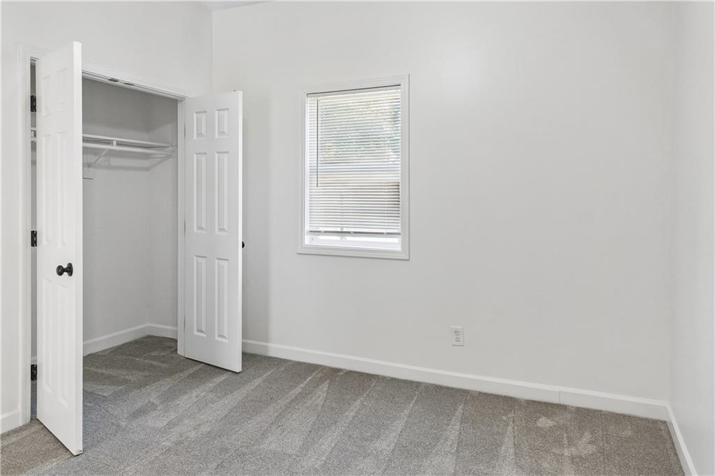 114 W 2nd Street Property Photo 17