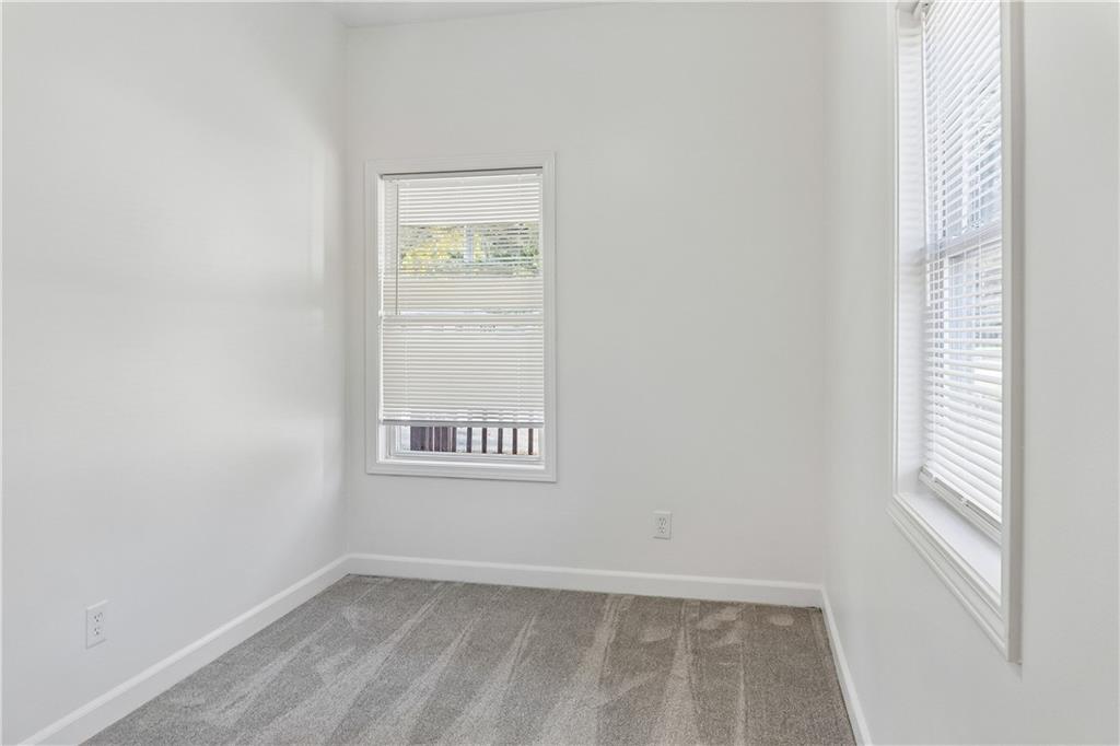 114 W 2nd Street Property Photo 20