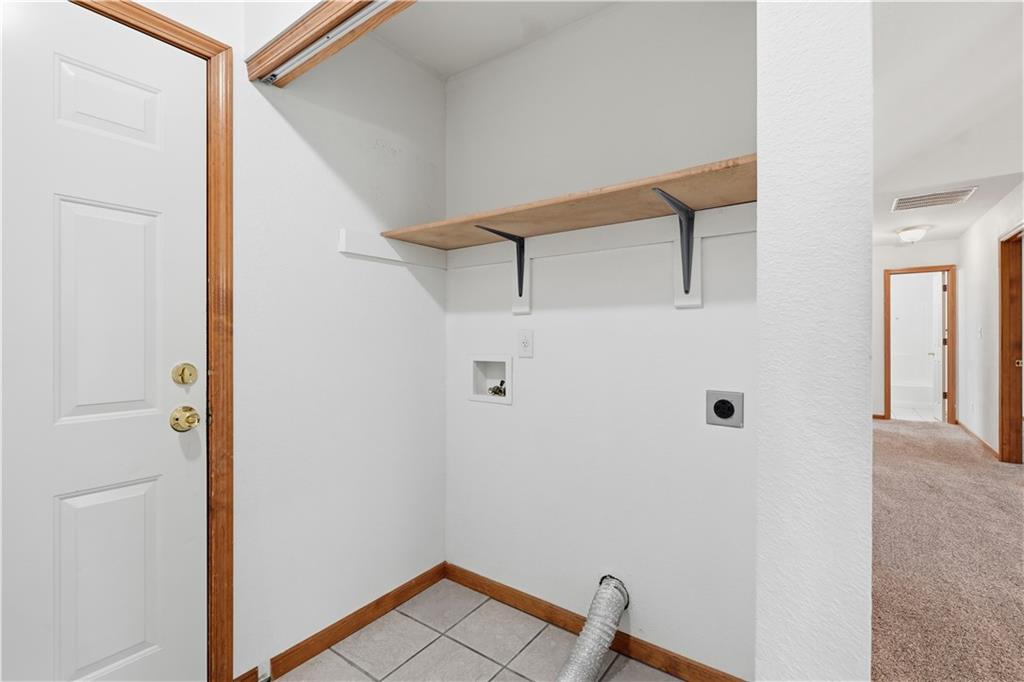 3016 Winston Drive Property Photo 6