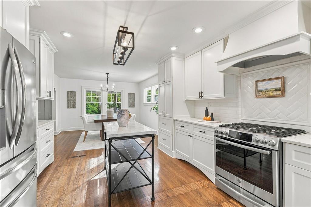 6400 Morningside Drive Property Photo 3