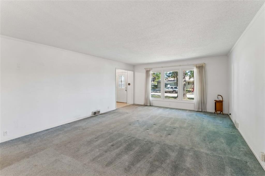 841 S Water Street Property Photo 9