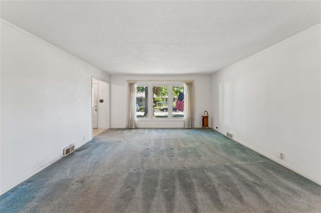 841 S Water Street Property Photo 10