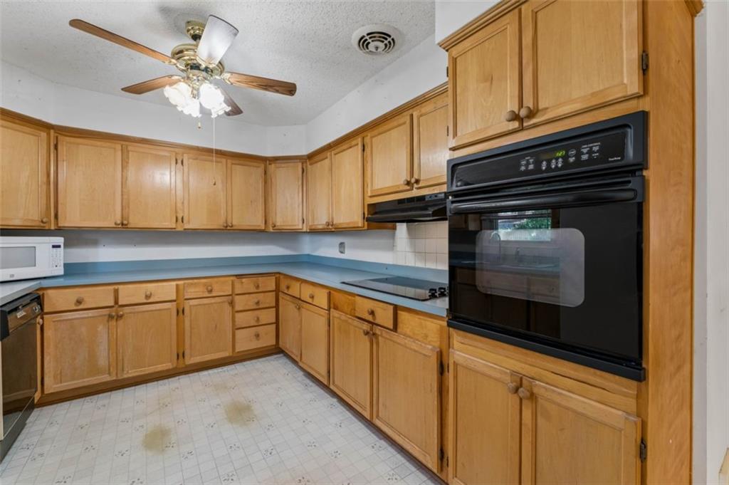 841 S Water Street Property Photo 14