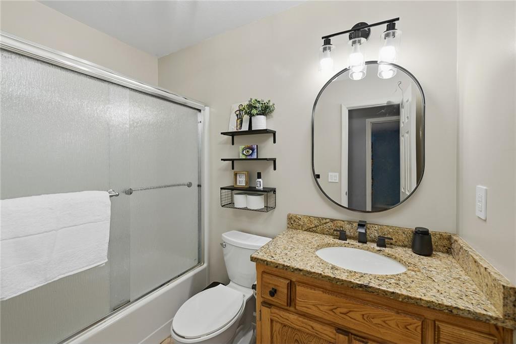 106 S Chambery Drive Property Photo 8