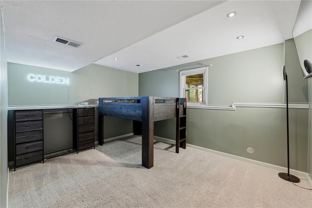 106 S Chambery Drive Property Photo 18