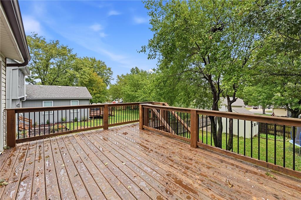 106 S Chambery Drive Property Photo 21