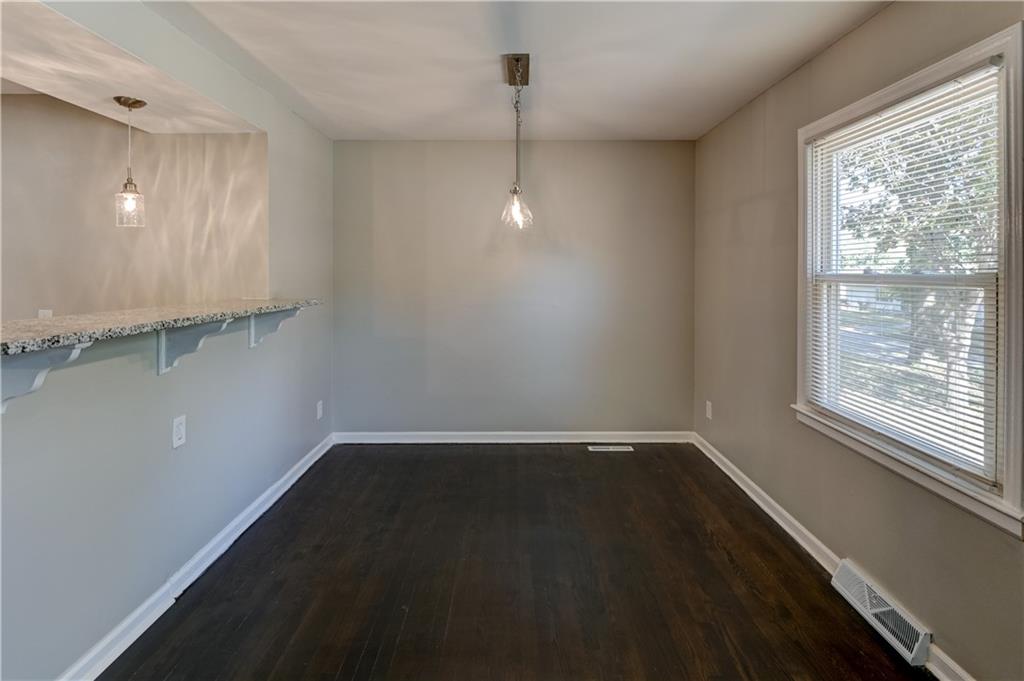 2708 S Glenwood Avenue Property Photo 13