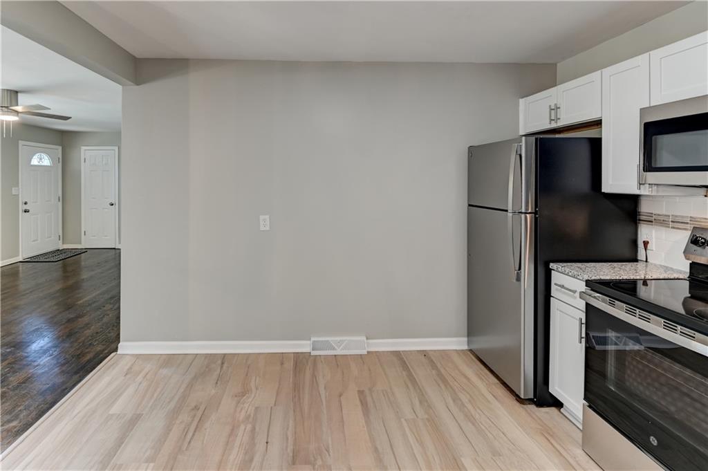2708 S Glenwood Avenue Property Photo 14