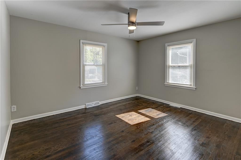 2708 S Glenwood Avenue Property Photo 21