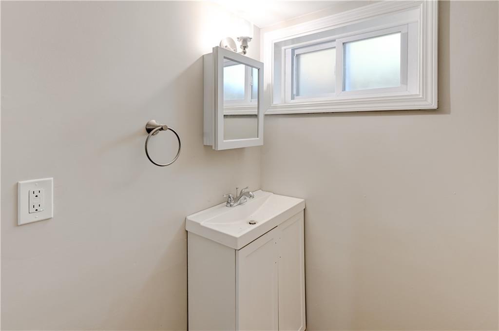 2708 S Glenwood Avenue Property Photo 25