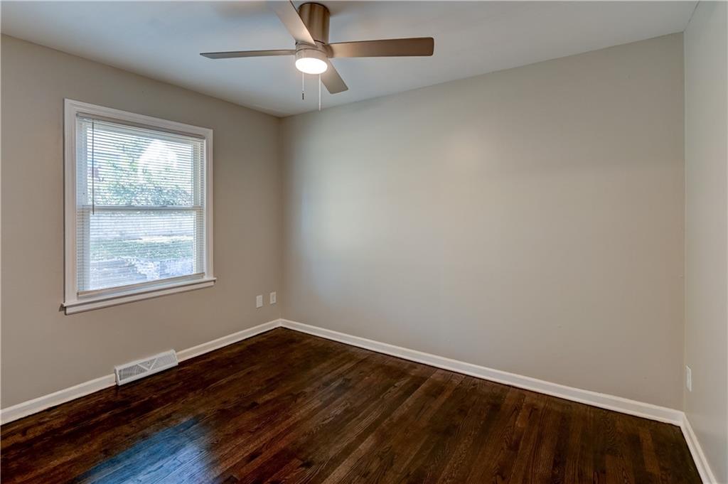2708 S Glenwood Avenue Property Photo 30