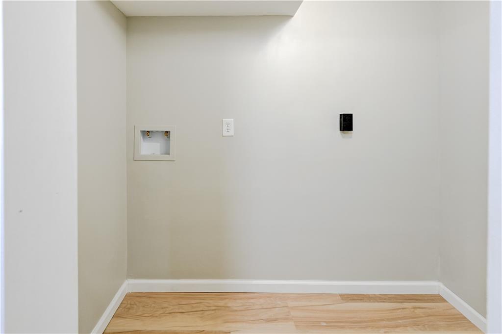 2708 S Glenwood Avenue Property Photo 33
