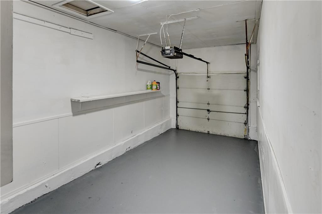 2708 S Glenwood Avenue Property Photo 35