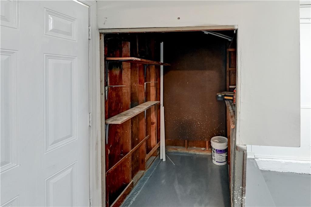 2708 S Glenwood Avenue Property Photo 36