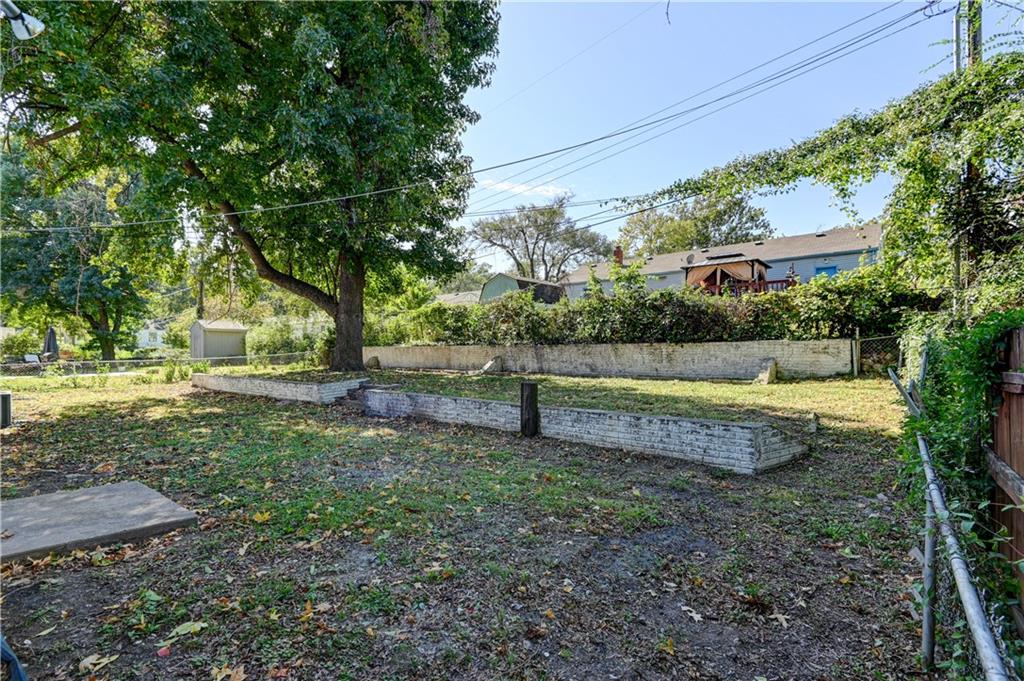 2708 S Glenwood Avenue Property Photo 43