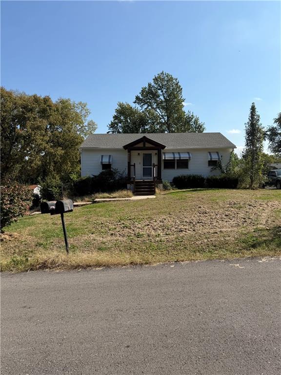 6125 N Denver Avenue Property Photo 1