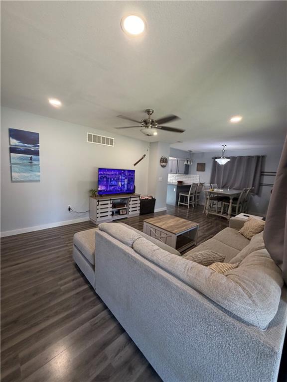 6125 N Denver Avenue Property Photo 11