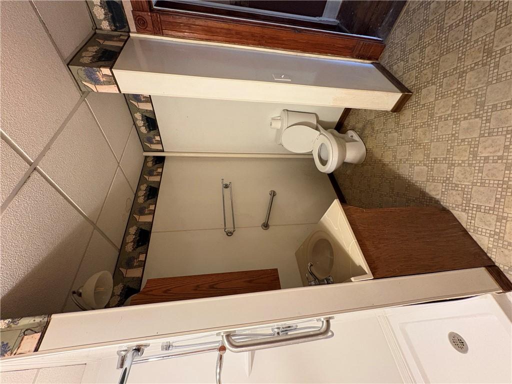 202 Gilbert Avenue Property Photo 11
