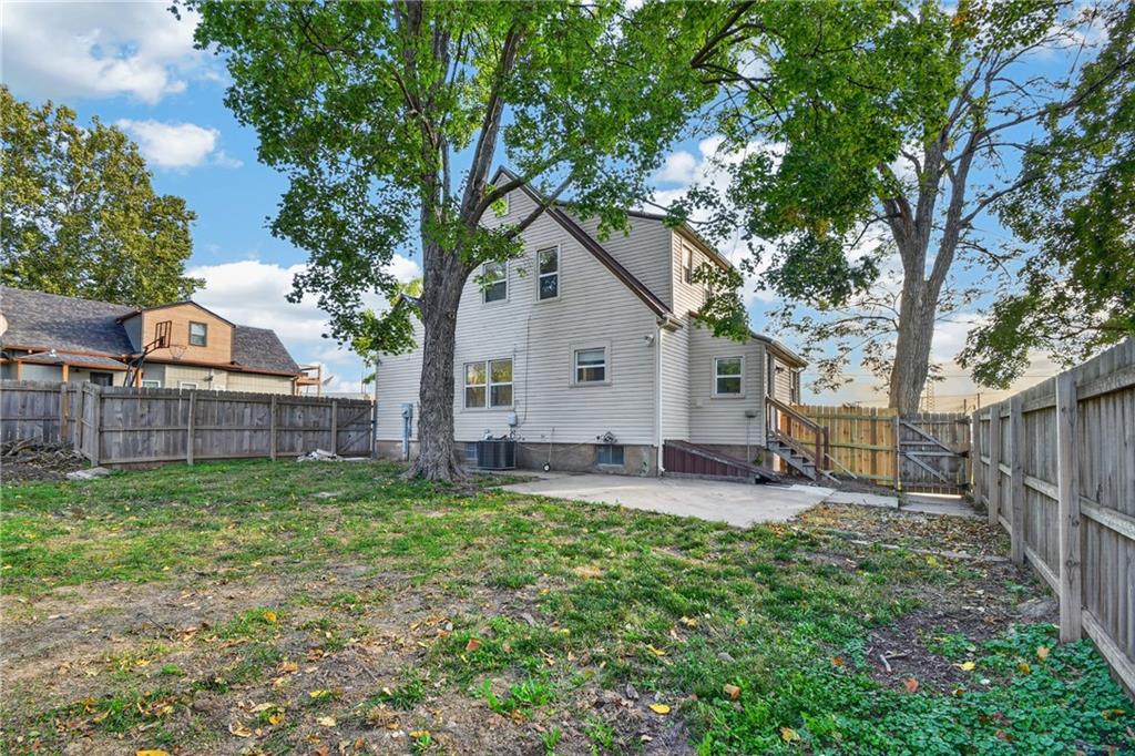 219 S Front Street Property Photo 30