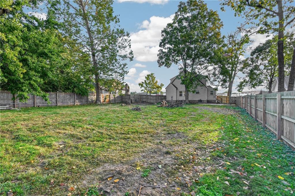 219 S Front Street Property Photo 31