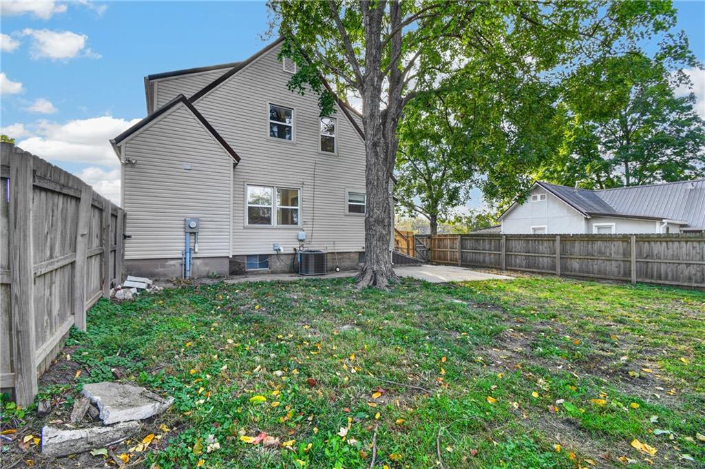 219 S Front Street Property Photo 32
