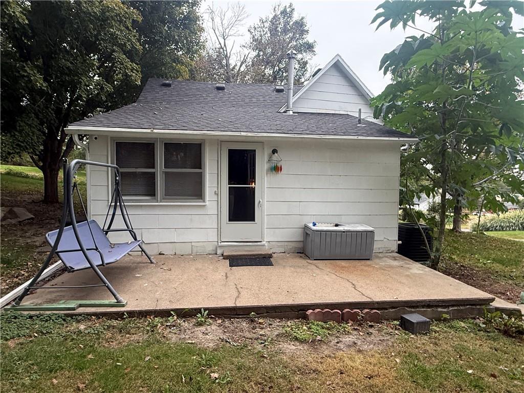 407 E 4th Street Property Photo 4