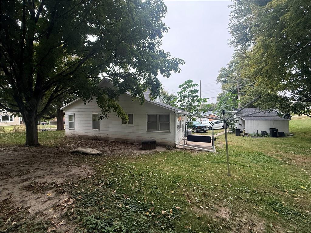 407 E 4th Street Property Photo 5