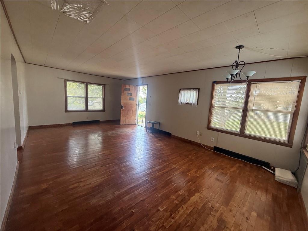 407 E 4th Street Property Photo 9