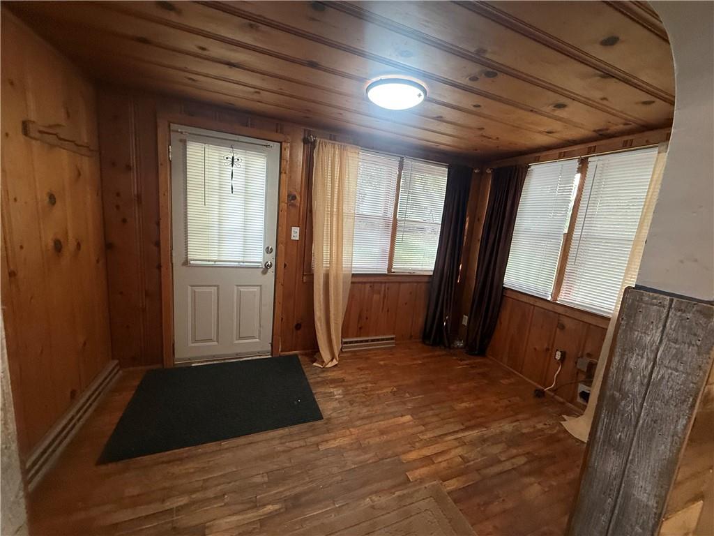 407 E 4th Street Property Photo 12
