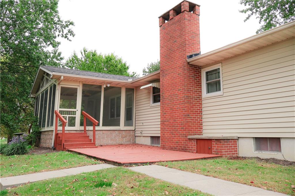 901 N Maple Street Property Photo 3