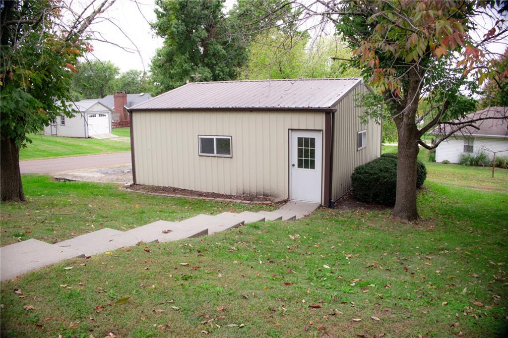 901 N Maple Street Property Photo 5