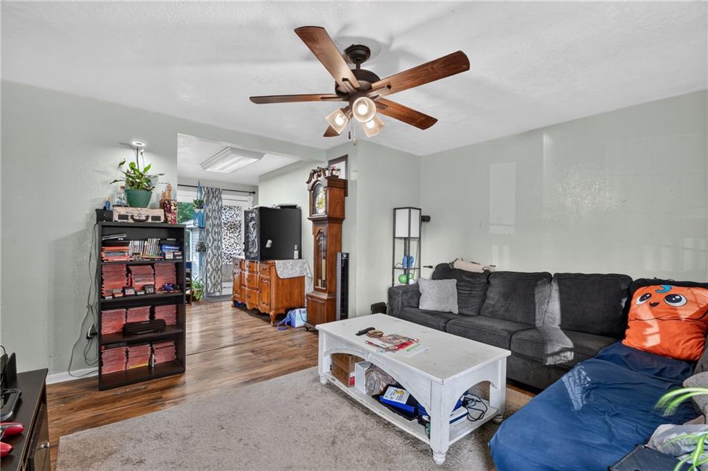 440 W Broadway Street Property Photo 8