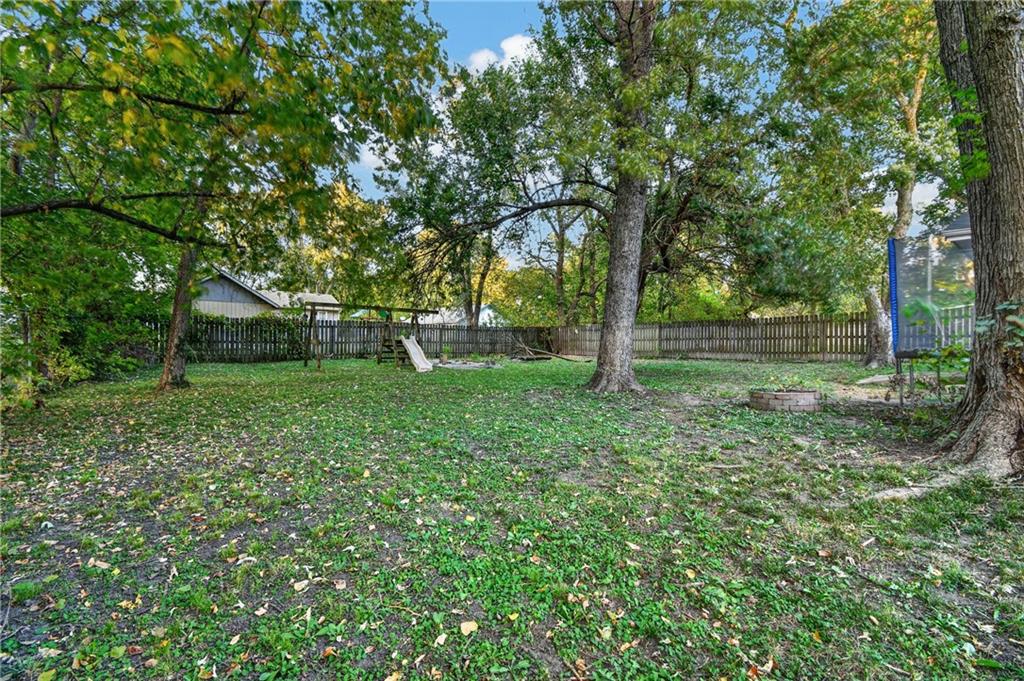 440 W Broadway Street Property Photo 36
