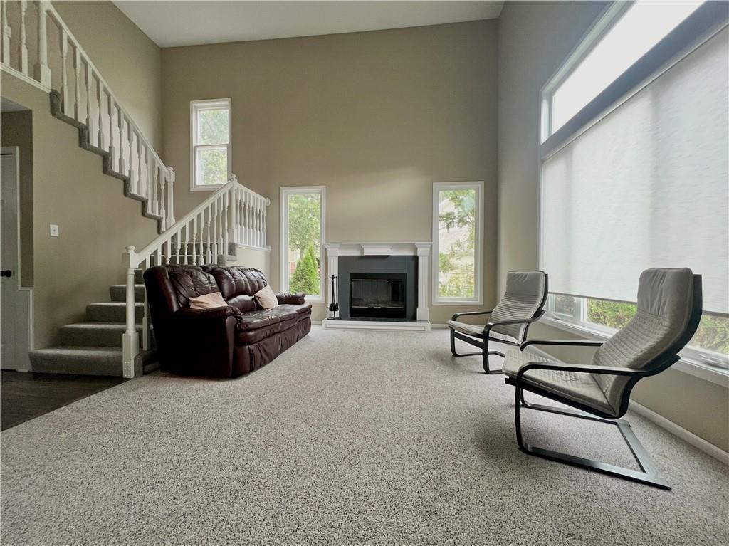 2208 Riviera Drive Property Photo 3