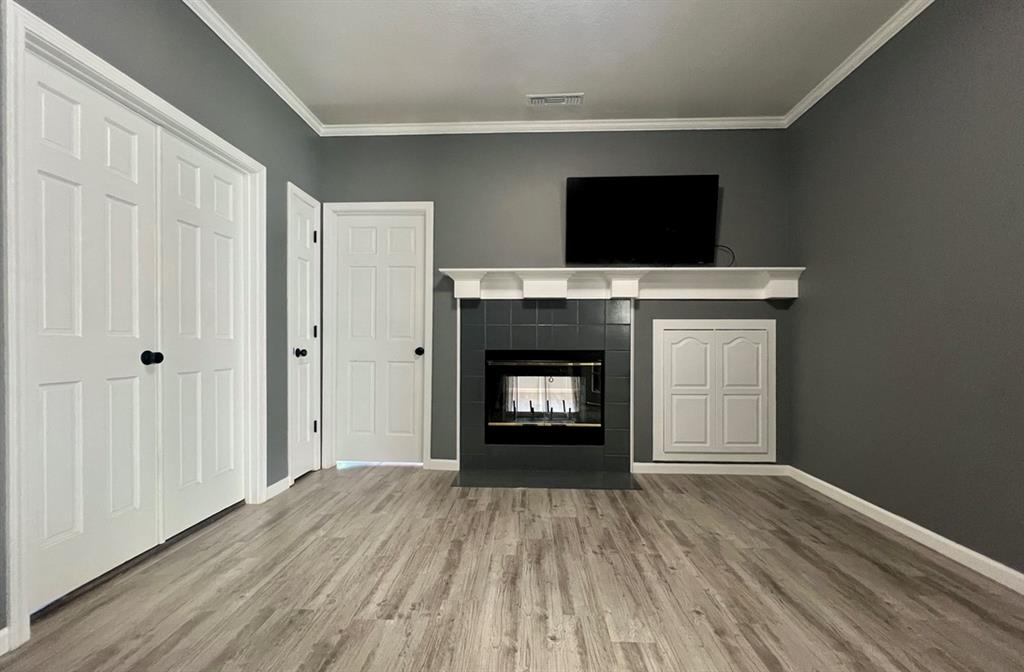 2208 Riviera Drive Property Photo 12