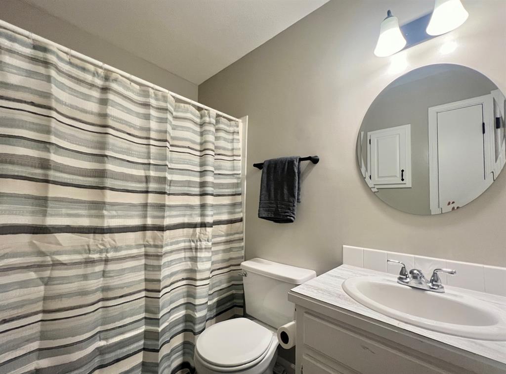 2208 Riviera Drive Property Photo 17