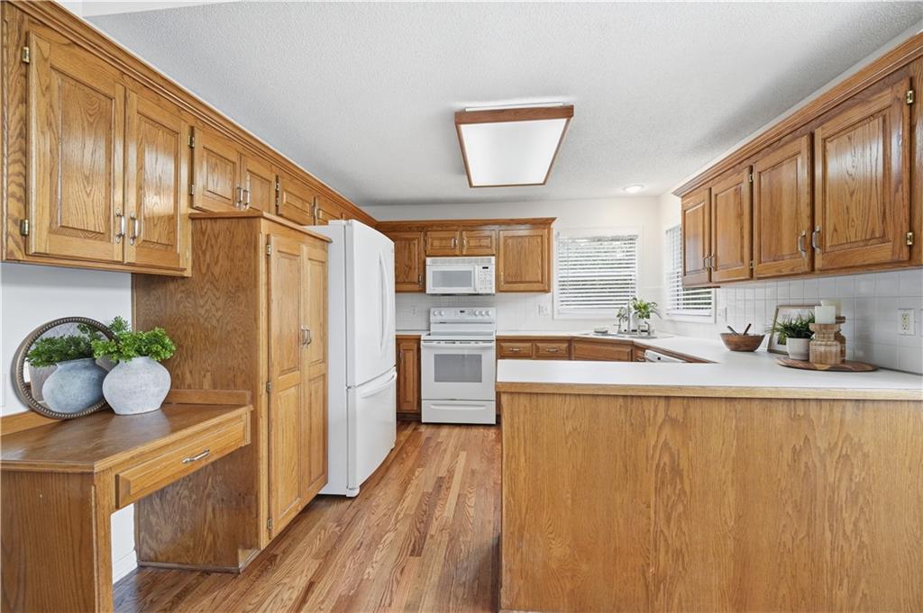 18470 W 161st Street Property Photo 13