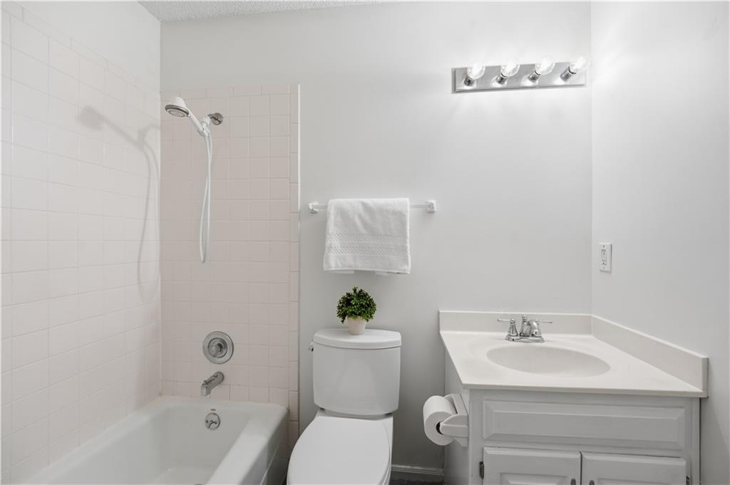 18470 W 161st Street Property Photo 29