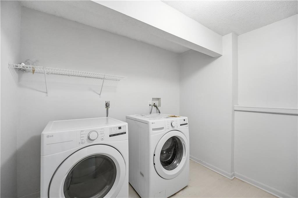 18470 W 161st Street Property Photo 40